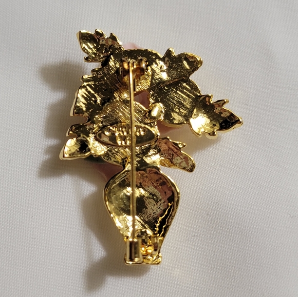 Avon KC Vintage Pink Roses Goldtone Vase Brooch - Picture 5 of 7